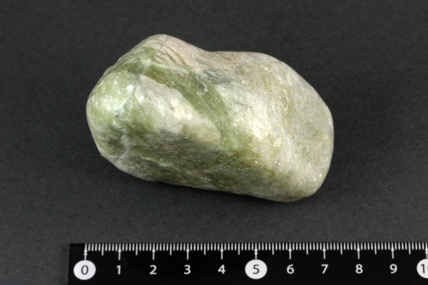 ネフライト(軟玉) 原石 磨き229g｜天然石 原石 通販のキラリ石