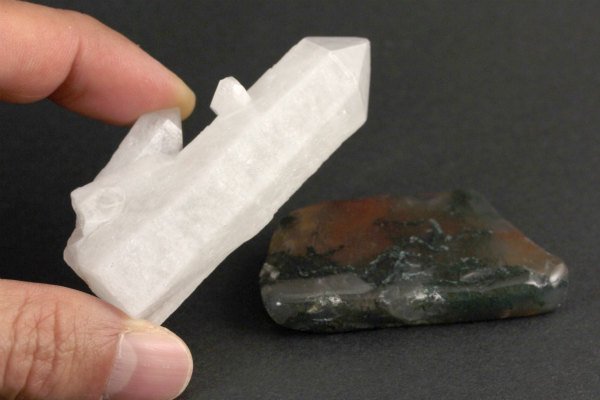 水晶 ポイント 台付き 39.7g｜天然石 原石 通販のキラリ石