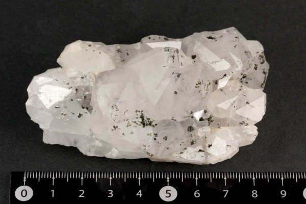 エピドート(緑簾石)付き 水晶クラスター 177g｜天然石 原石 通販のキラリ石