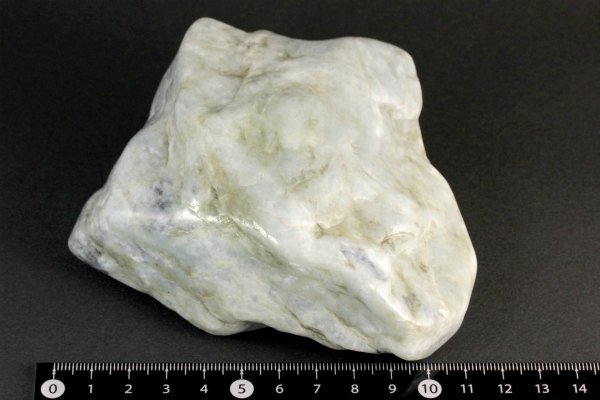 糸魚川産 翡翠 原石 磨き 735g｜国産天然石や原石 通販のキラリ石