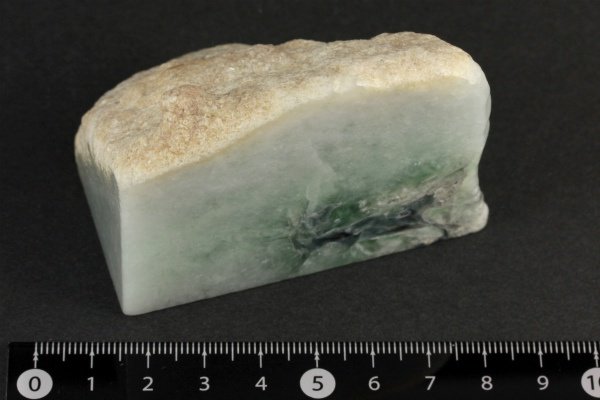 ミャンマー産 翡翠 原石 磨き 281g｜天然石 原石 通販のキラリ石