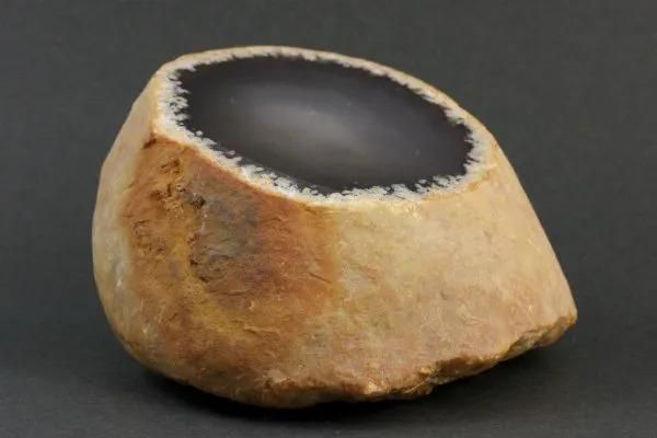 水入り瑪瑙 原石 一面磨き 610g メイン画像