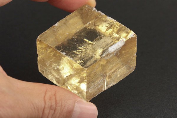 ゴールドカルサイト (方解石) 六面体56g｜天然石原石通販キラリ石