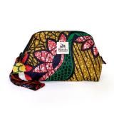 <img class='new_mark_img1' src='https://img.shop-pro.jp/img/new/icons15.gif' style='border:none;display:inline;margin:0px;padding:0px;width:auto;' />マルチモバイルポーチ 16<BR>(レッド×グリーン)<BR>自立型ガジェットポーチ ふわふわ中綿入り<BR>『ニッポンの技×アフリカの色』 一点もの