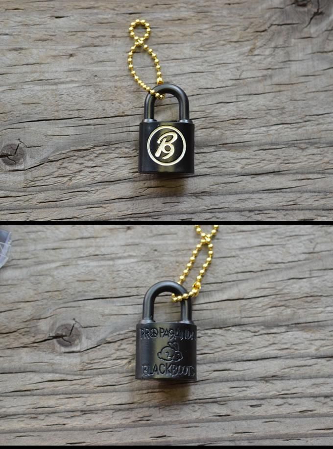 PROPA9ANDA ] パドロックキーホルダー/ PADLOCK KEY HOLDER - MESSAROUND