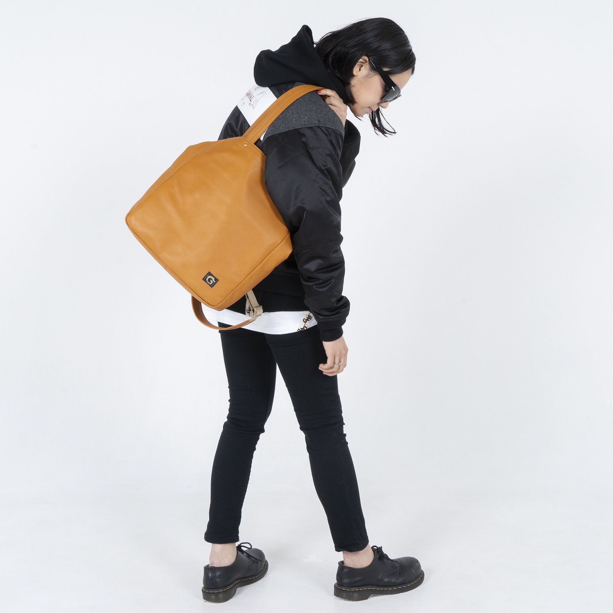 GAVIAL ] レザーショルダーバッグ / leather shoulder bag (black 