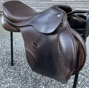 パッシェの障害鞍、80使用の中古馬場鞍、中古鞍