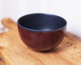 フィンランドの陶芸作家Anneli Saino 陶器のボウル ボルドーのツヤあり