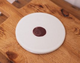 フィンランドの陶芸作家Anneli Saino 陶器の敷物 白×朱色