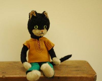 8,100円シュコ　黒猫