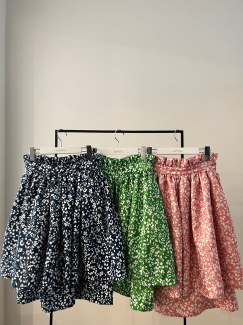 8/12～【MORE FINAL SALE】twinkly flower butterfly double  skirt【3色展開/2サイズ展開】※順次発送予定 - RosyMonster