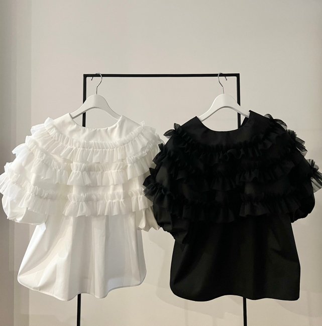 RosyMonsterのdecorative tulle blouse優先とさせていただきます