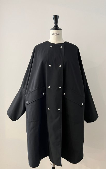 Rosy monster  fuwafuwa poncho coat【black