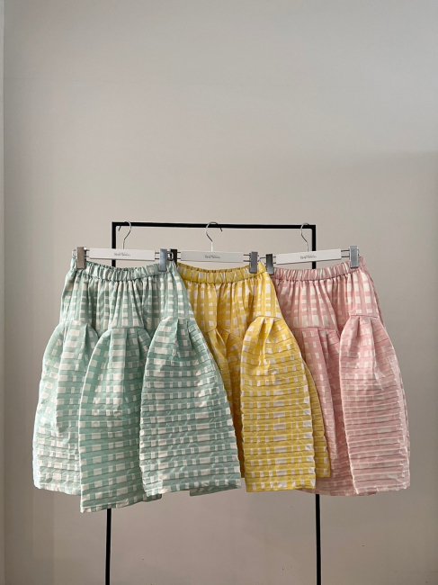 2/17～【MORE FINAL SALE】square pocopoco satin  skirt【パステルイエロー・パステルピンクのみ】※順次発送予定 - RosyMonster