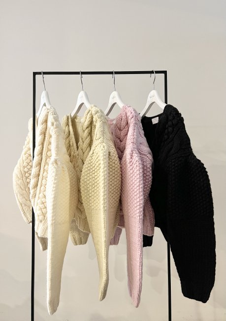 4/27～【FINAL SALE】special hand knit cardigan【ブラック,ベリー ...