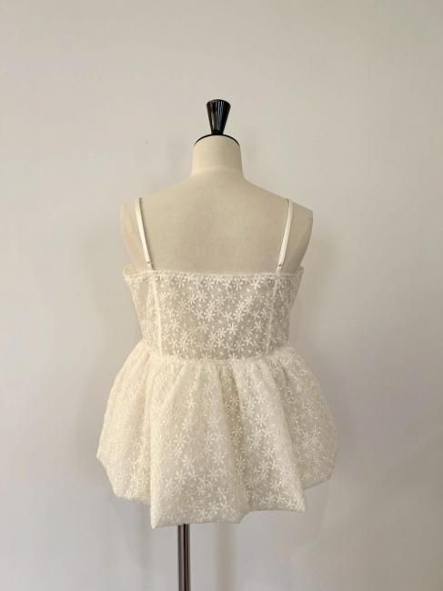 一度着用【rosymonster】 flora veil camisole 白 一度着用【rosymonster】 flora veil camisole 白 - メルカリ