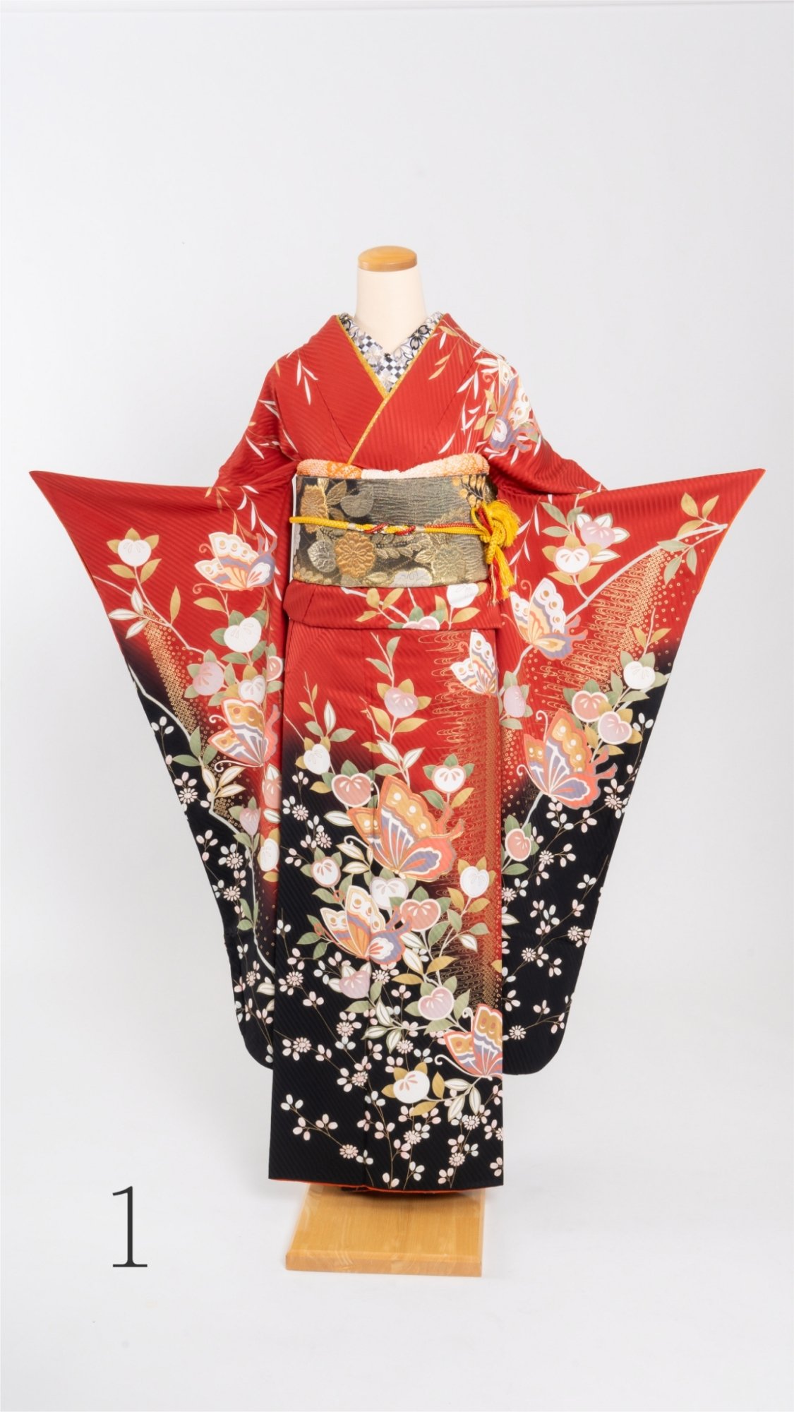 2530 紅型 振袖 赤 蝶 鳥 菖蒲 桜 襦袢付き - 女性和服、着物