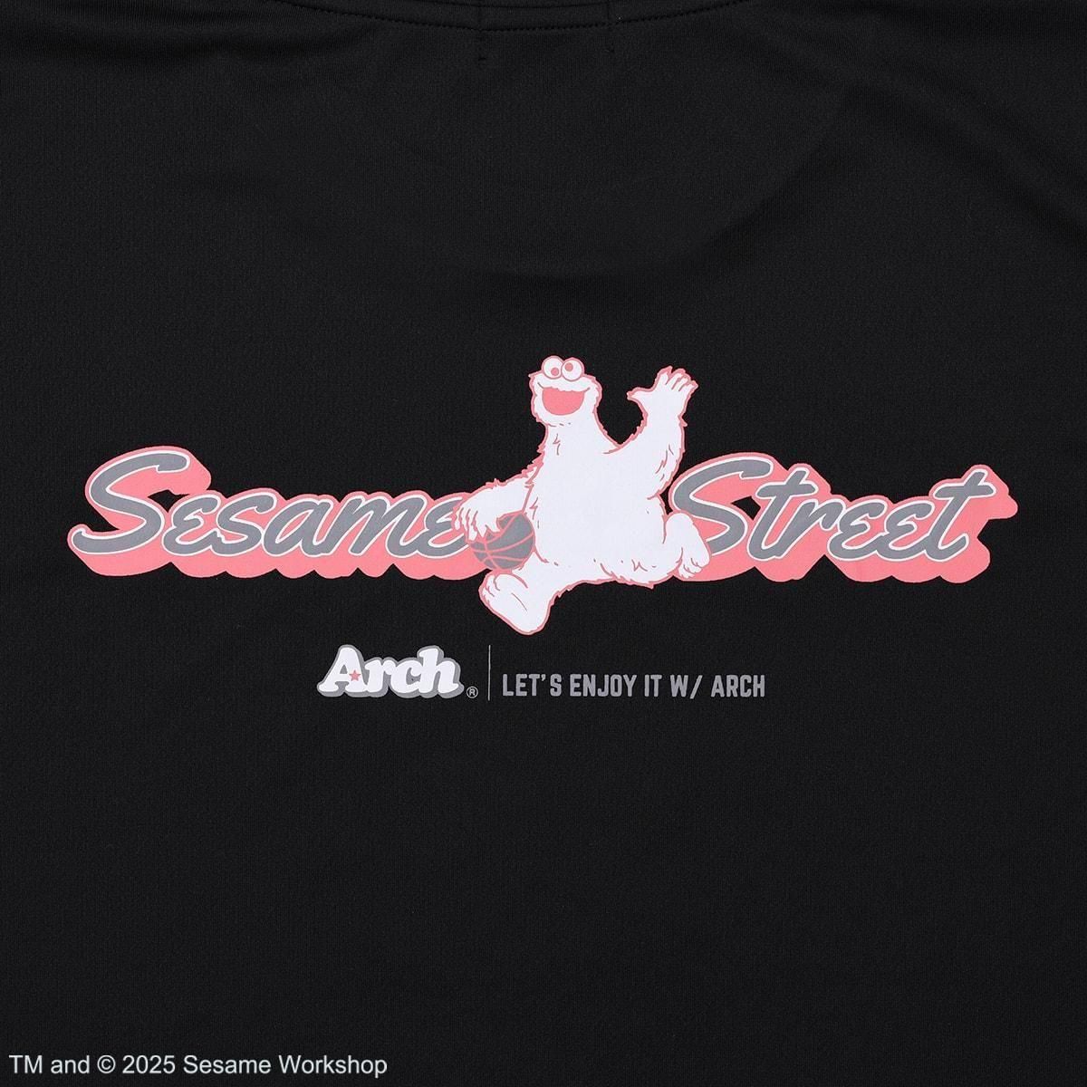 SESAME STREET meets Arch friendship tee [DRY]【black】 - Arch