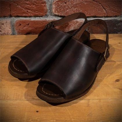 マックスマーラ　大振りスパンコール　ポインテッドトゥ　バックストラップミュール Vカットバックストラップミュール（サンダル・ミュール