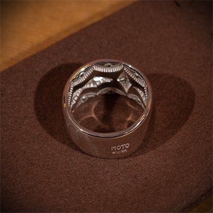 MOTO コンテンポラリーネイティブ スタンプバングル/シルバー925 MOTO