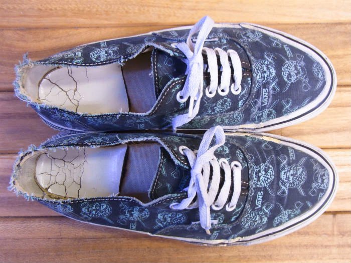 VANS,80s,MADE IN USA,AUTHENTIC,SKULL,PIRATES,CANVAS,BLACK,US9,USED