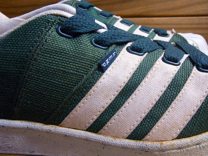 売れ筋介護用品も！ adidasアディダス2001年スーパーモディファイド