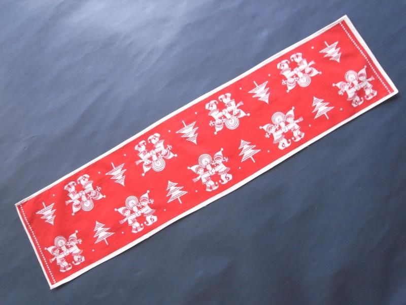 キャンドルを持つ男の子と女の子｜ スウェーデンで見つけたクリスマス