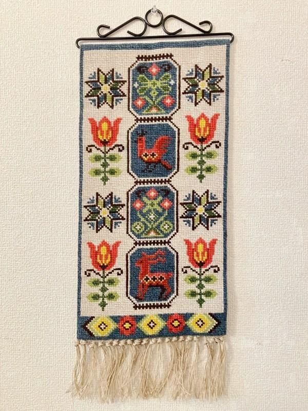 スウェーデンのおばあちゃんの刺繍　タペストリー 188376411_o1.jpg?