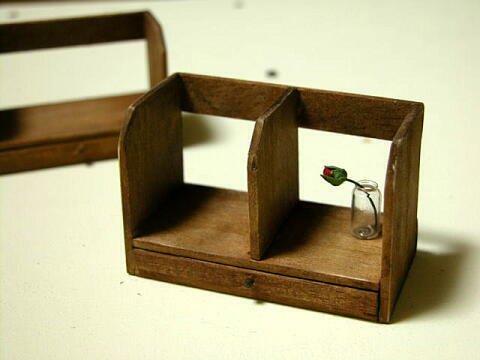 小さな木製本棚 - toiro+
