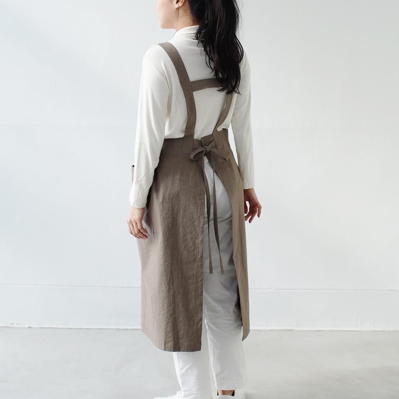 エプロンドレス　mishuri ホワイト リネン エプロンドレス mishuri ホワイト リネン エプロンドレス