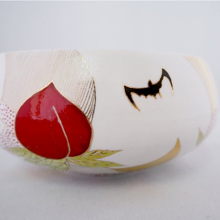 桃と蝙蝠 平碗 (木箱入り) - SIONE -シオネ | ギフト・引出物・陶磁器