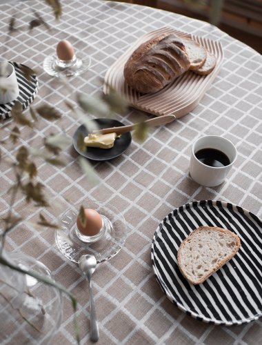 FINE LITTLE DAY | RUTIG JACQUARD WOVEN TABLECLOTH - BROWN (147 x