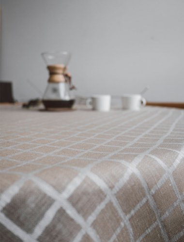 FINE LITTLE DAY | RUTIG JACQUARD WOVEN TABLECLOTH - BROWN (147 x