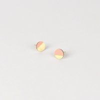 Tom Pigeon | Form Circle Earrings (brass & blush) | ピアスの商品画像