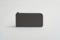 POMTATA (ポンタタ) | LIO L Zip Box Long Wallet (charcoal) | 財布 ロングウォレット 国産 レザーの商品画像
