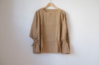 the last flower of the afternoon | つたふ砂の pullover blouse (beige) | 送料無料 トップス プルオーバーの商品画像