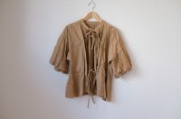 the last flower of the afternoon | つたふ砂の ballon sleeve blouse (beige) | 送料無料 トップス プルオーバーの商品画像