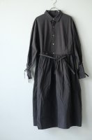 the last flower of the afternoon | 残る雨痕 gather shirt dress (charcoal) | 送料無料 ワンピース レディースの商品画像