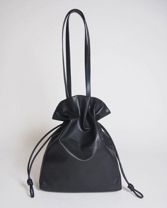 etul (エツル) | APPLE LEATHER ギャザートート (black) | 送料無料 バッグ トートバッグ 鞄 お洒落
