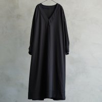 the last flower of the afternoon | 夜のほとり V-neck wide maxi dress (black) | ワンピース レディースの商品画像
