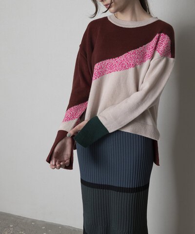 美品tricote  燕尾シルエット　セーター