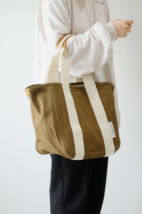 MAISON CANVVAS (メゾンキャンバス) | CANVAS Tote M (olive) | 送料