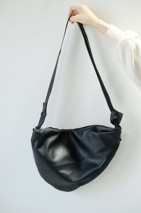 POMTATA (ポンタタ) | CANDY BODY BAG (black) | ショルダーバッグ お洒落 シンプル