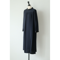 WHYTO. (ホワイト) | ASYMMETRY PLEATS DRESS (navy) | 送料無料