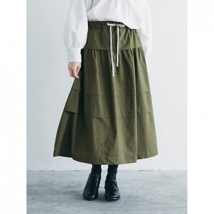 MAGALI | ハイカウントコットン・タックスカート (olive) | スカート マガリ