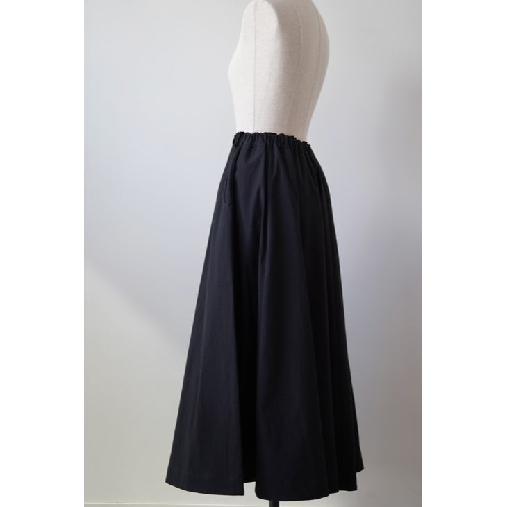 the last flower of the afternoon | 薄氷の汀 / Circular skirt (black) | スカート お洒落