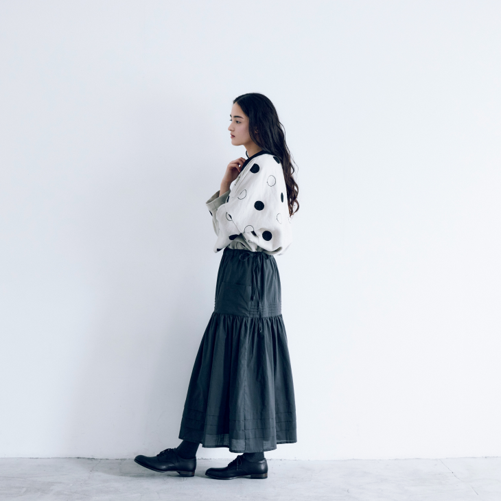 MAGALI | コットンシルク・ピンタックスカート (チャコール