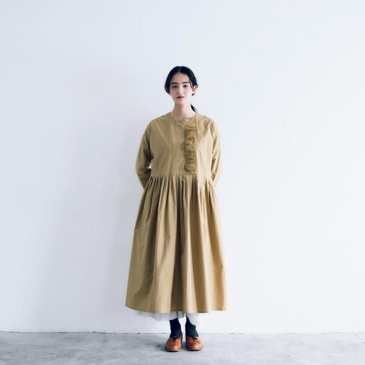 MAGALI | ピグメントダイコットン・フリルワンピース (ベージュ