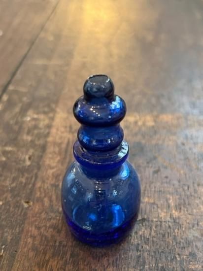 点眼容器形態見本　アンティーク レビュー特典】 クラシカルなアンティーク調の下向き