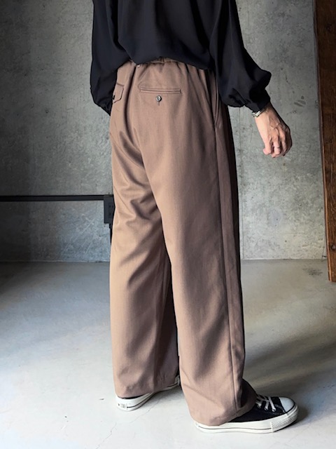 A PIECE OF LIBRARY ライクウーステッドマスターパンツ（ブラウン
